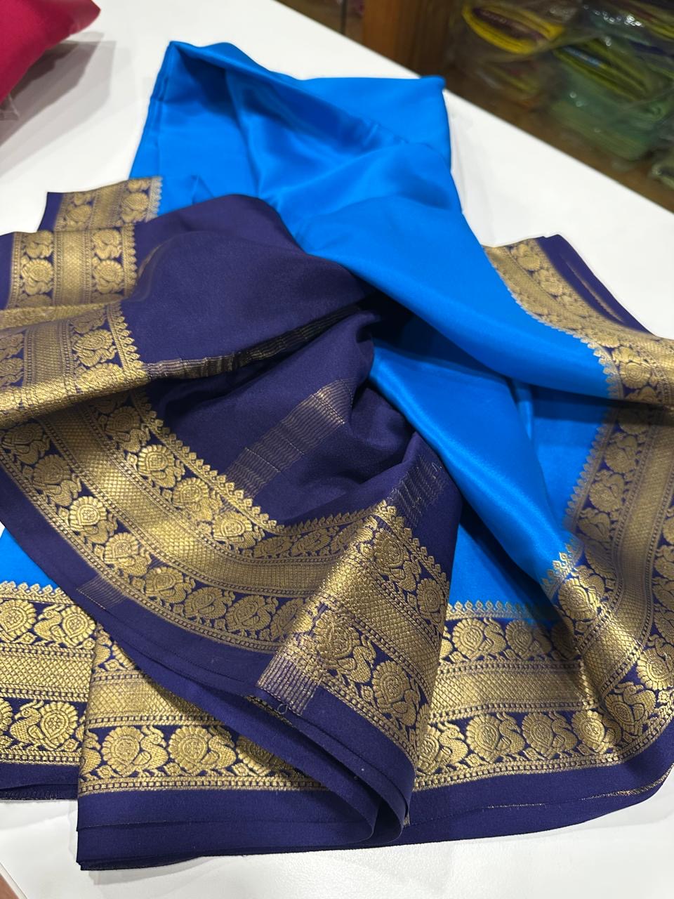 ๐ Traditional borders with elegant color combinations ๐