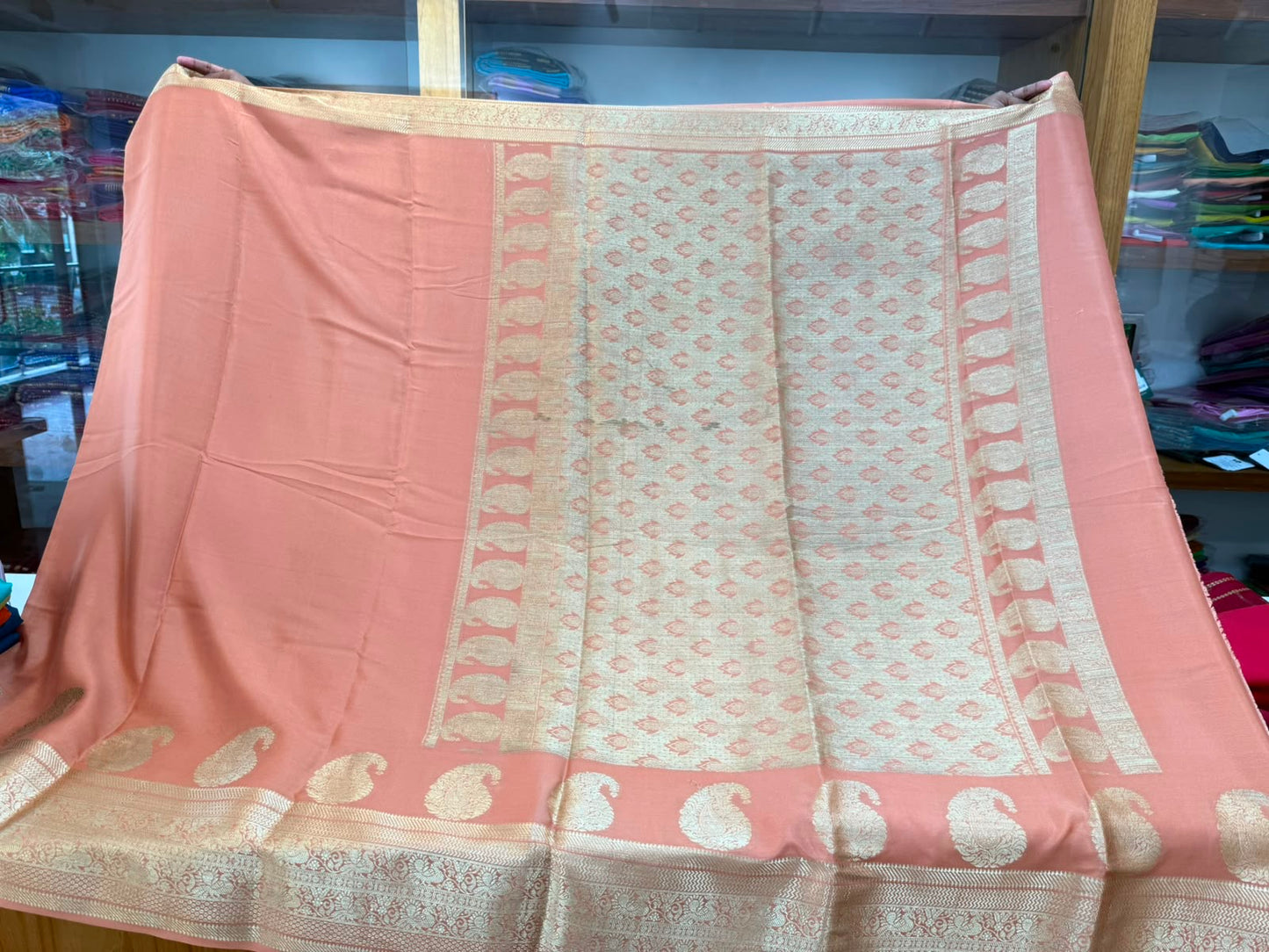 Mango motif peacock border with rich Pallu