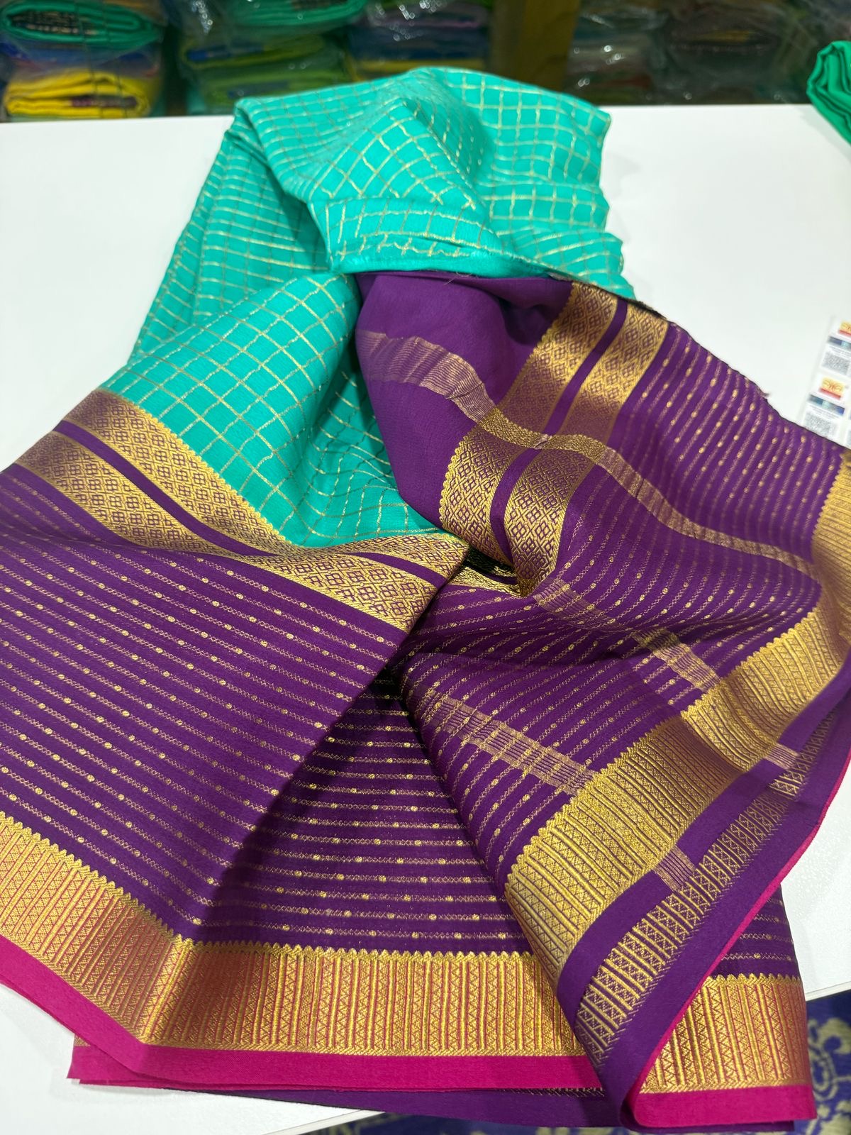 🧚🏻♀️ All exclusive checks pattern with motif n beautiful colour combinations🧚🏻♀️.