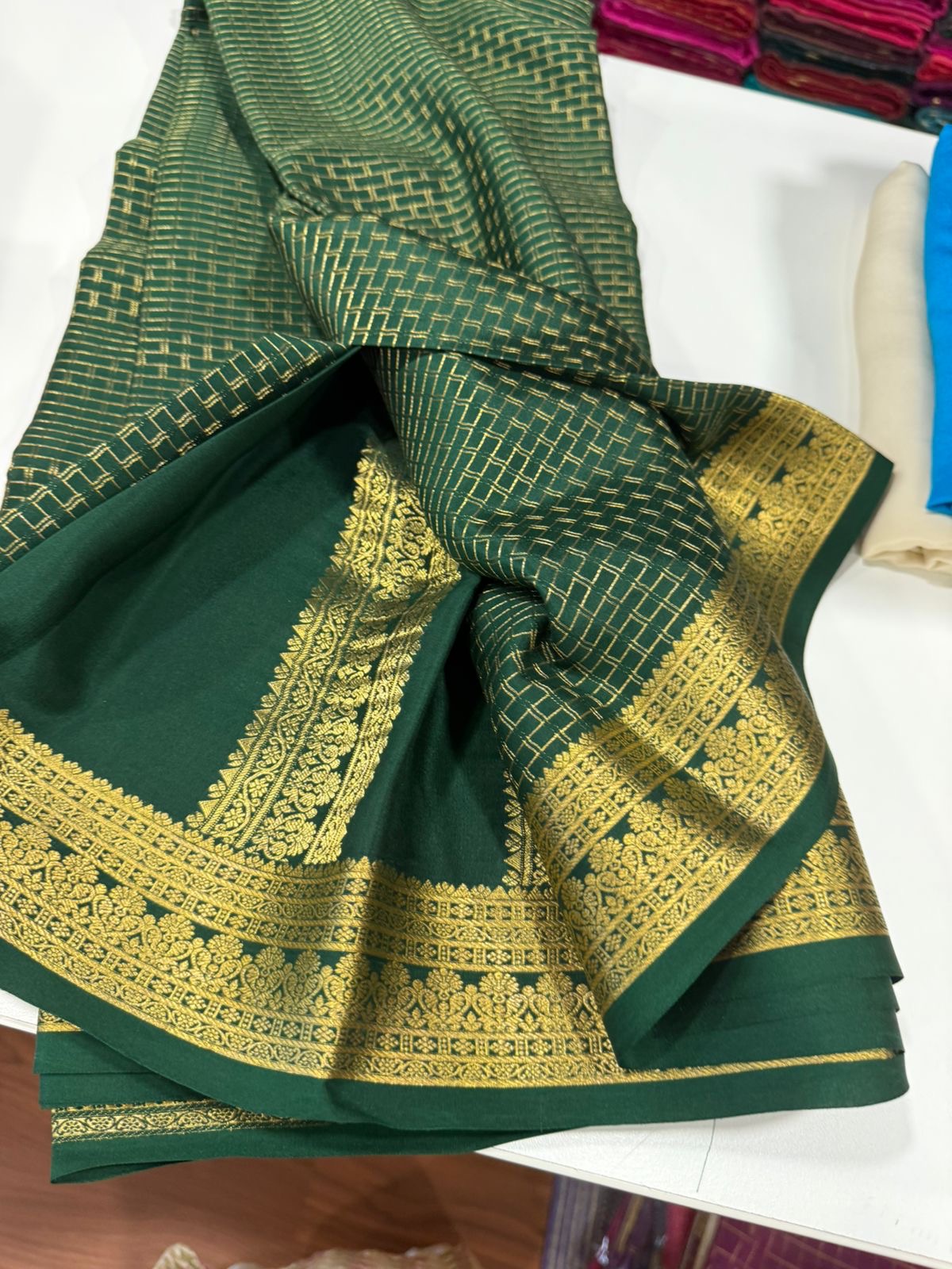 All over Zari consumption pattern with rich Pallu