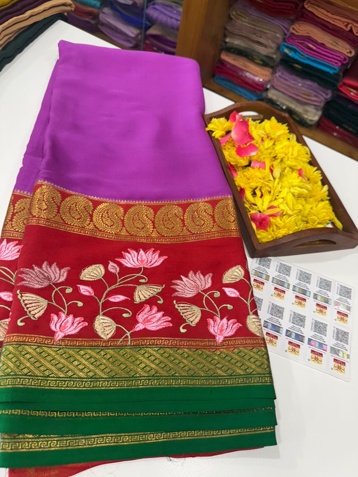 ❤️Embroidery Mysore silk sarees ❤️
❤️Traditional border with all 3D colors in embroidery pattern sarees ❤️