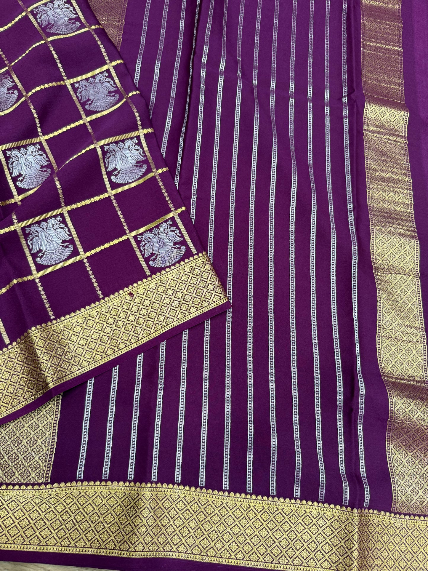 Gandaberunda motif checks