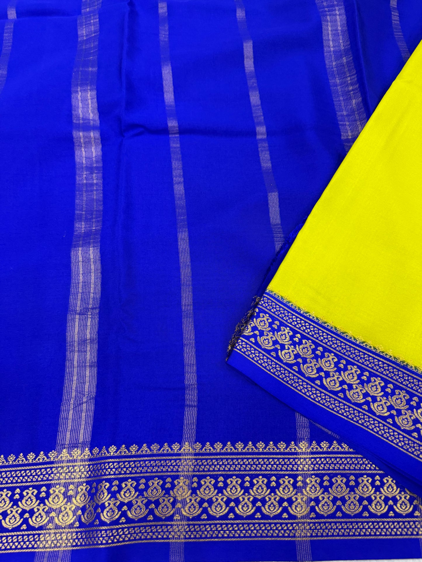 Pure zari contrast