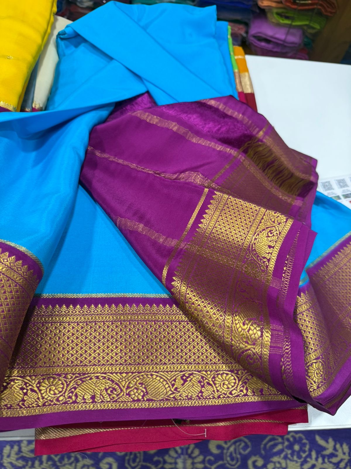 Contrast pattern with beautiful colour combination