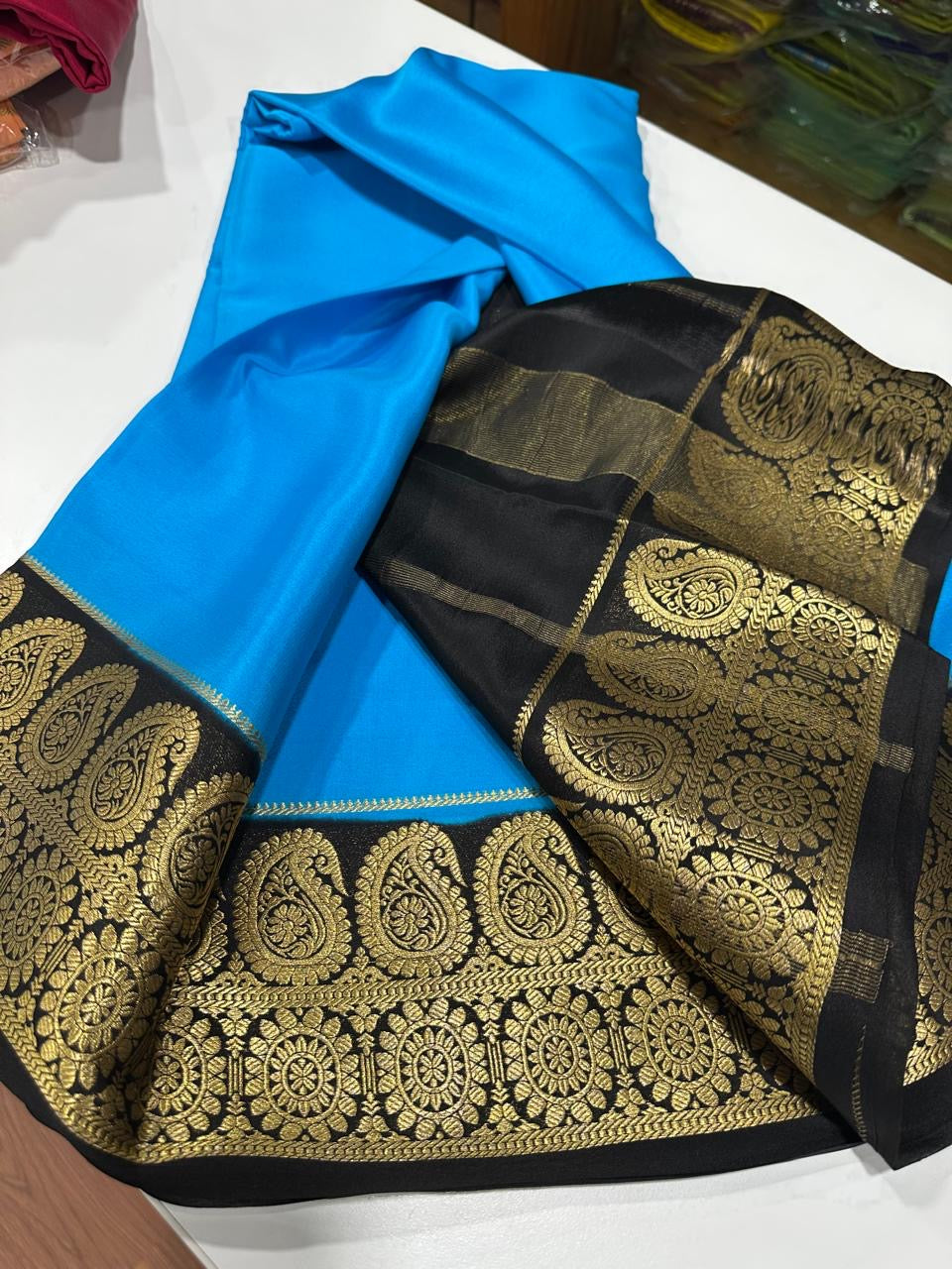 ๐ Traditional borders with elegant color combinations ๐