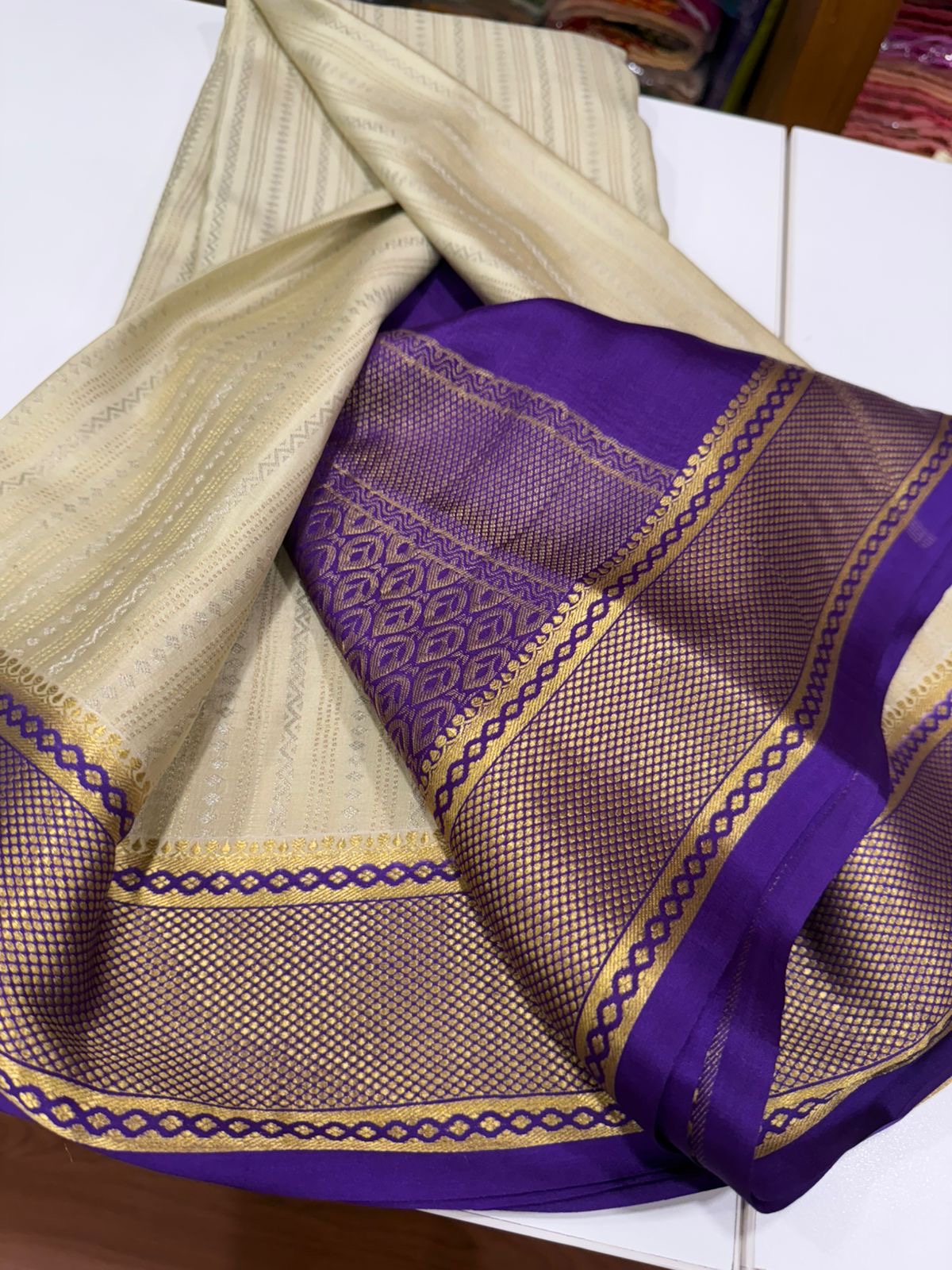 ๐All over saree zari consumption with beautiful color combination ๐