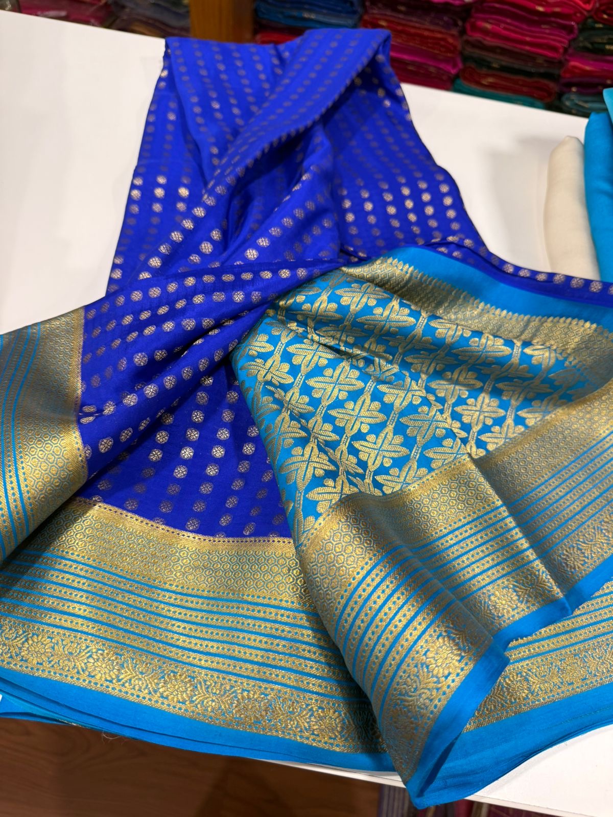 All over Zari consumption pattern with rich Pallu