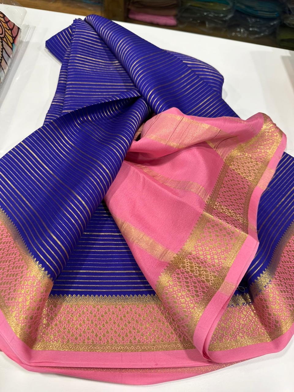 Traditional pattern which comes with beautiful color combination
