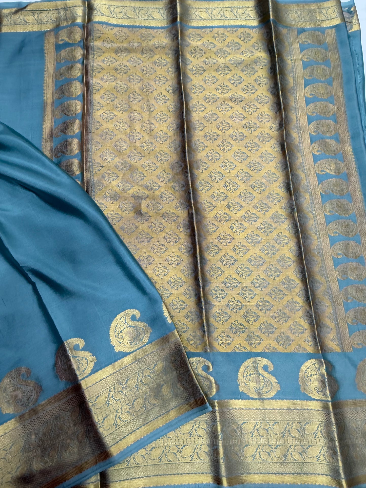 Mango motif peacock border with rich pallu