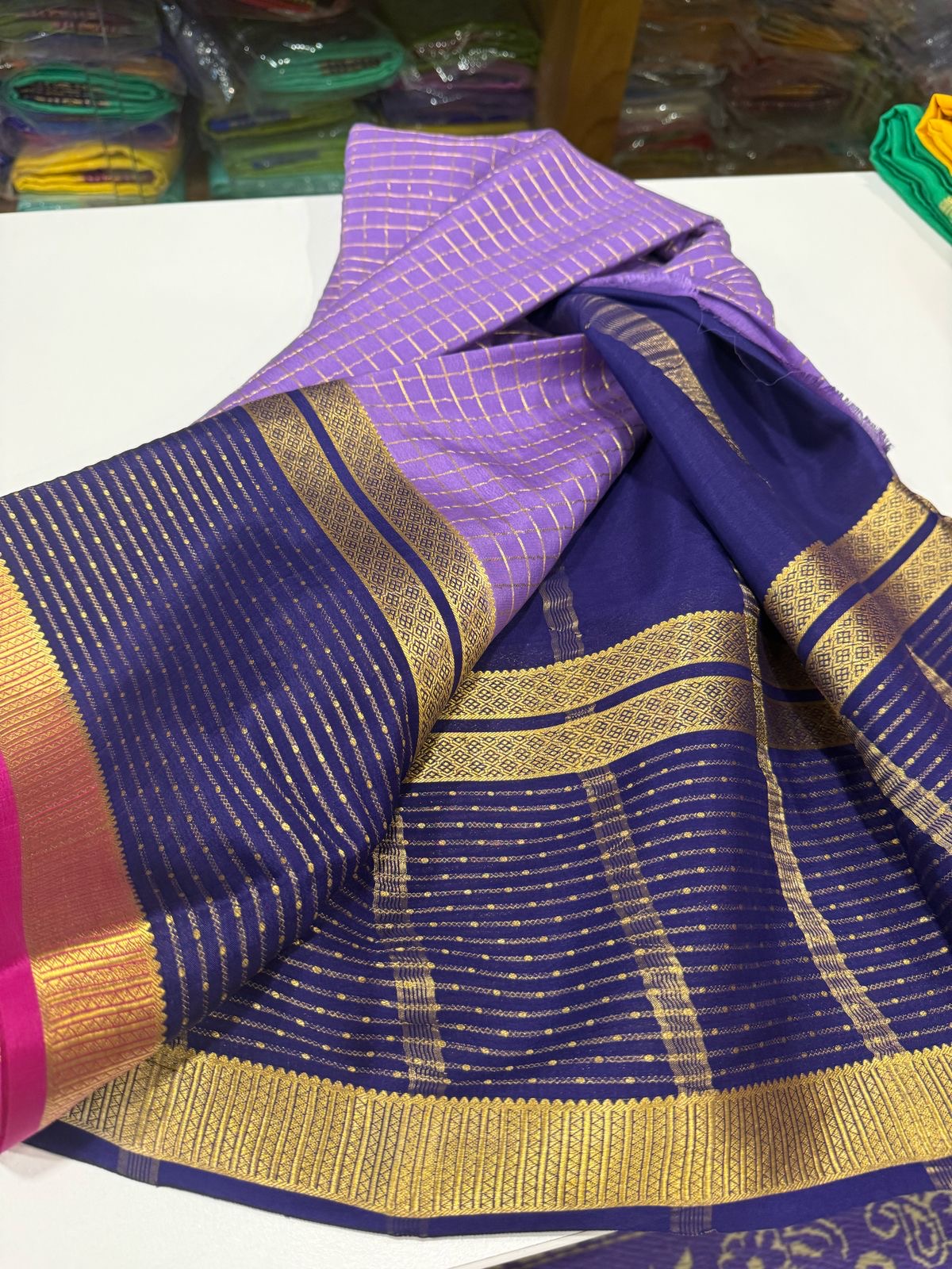 🧚🏻♀️ All exclusive checks pattern with motif n beautiful colour combinations🧚🏻♀️.