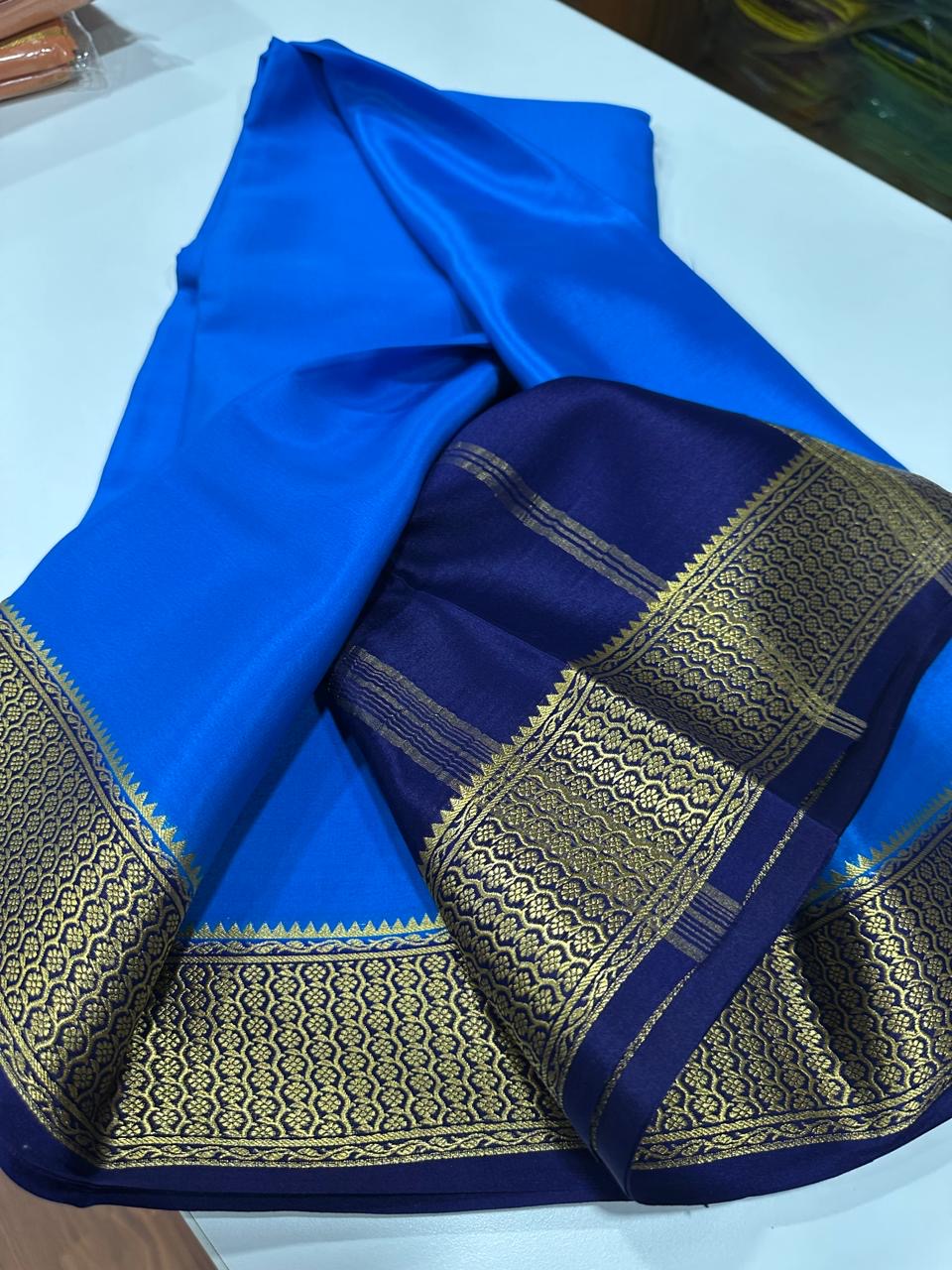 ๐ Traditional borders with elegant color combinations ๐