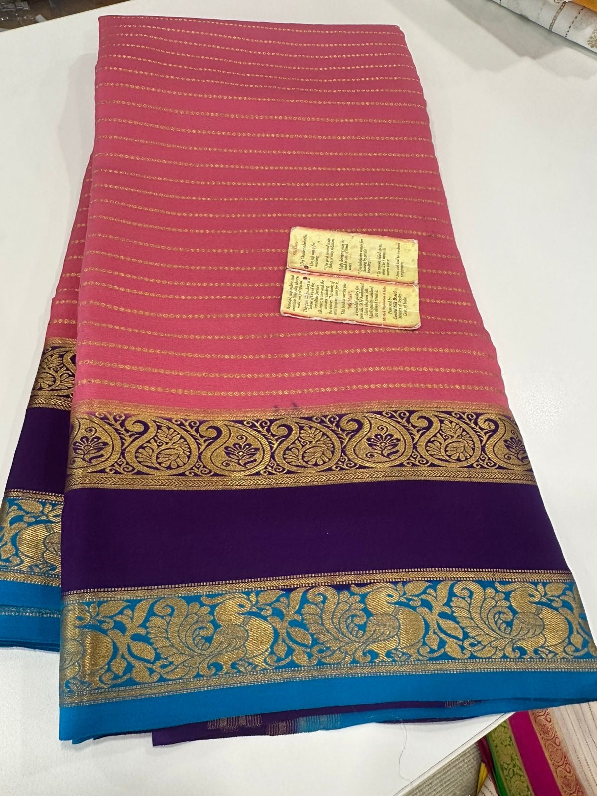 Traditional pattern with elegant border