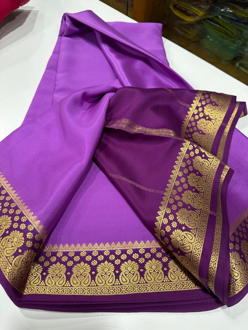 ๐ Traditional borders with elegant color combinations ๐