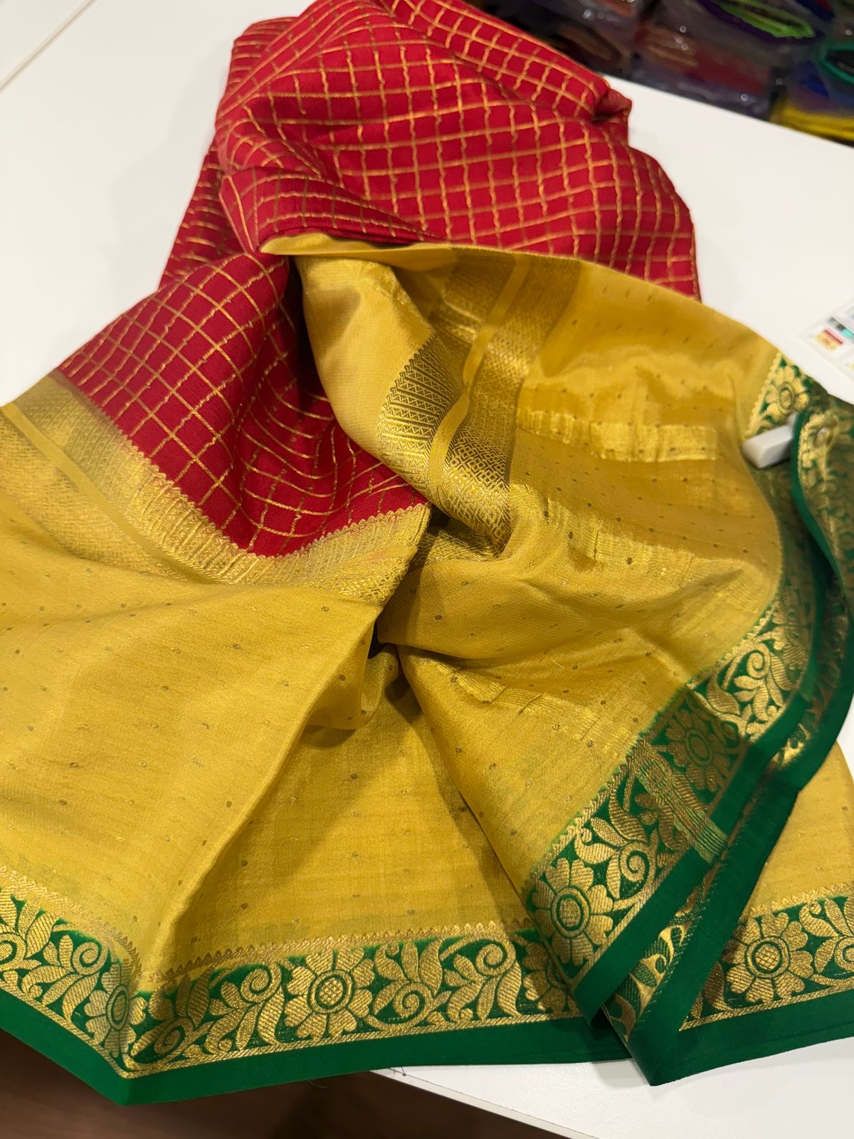 🧚🏻♀️ All exclusive checks pattern with motif n beautiful colour combinations🧚🏻♀️.