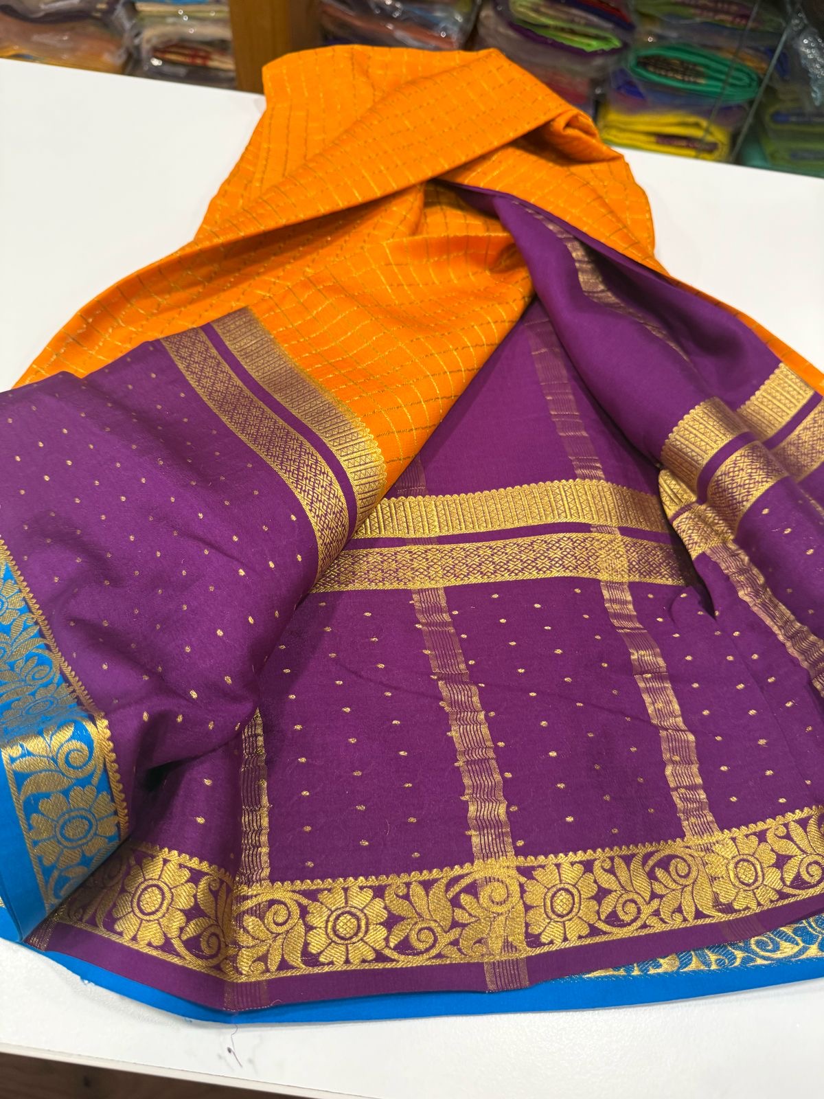 🧚🏻♀️ All exclusive checks pattern with motif n beautiful colour combinations🧚🏻♀️.
