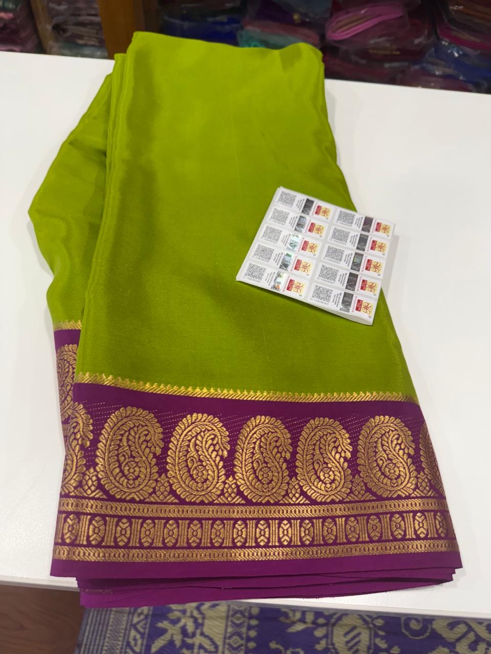 Contrast Mango border