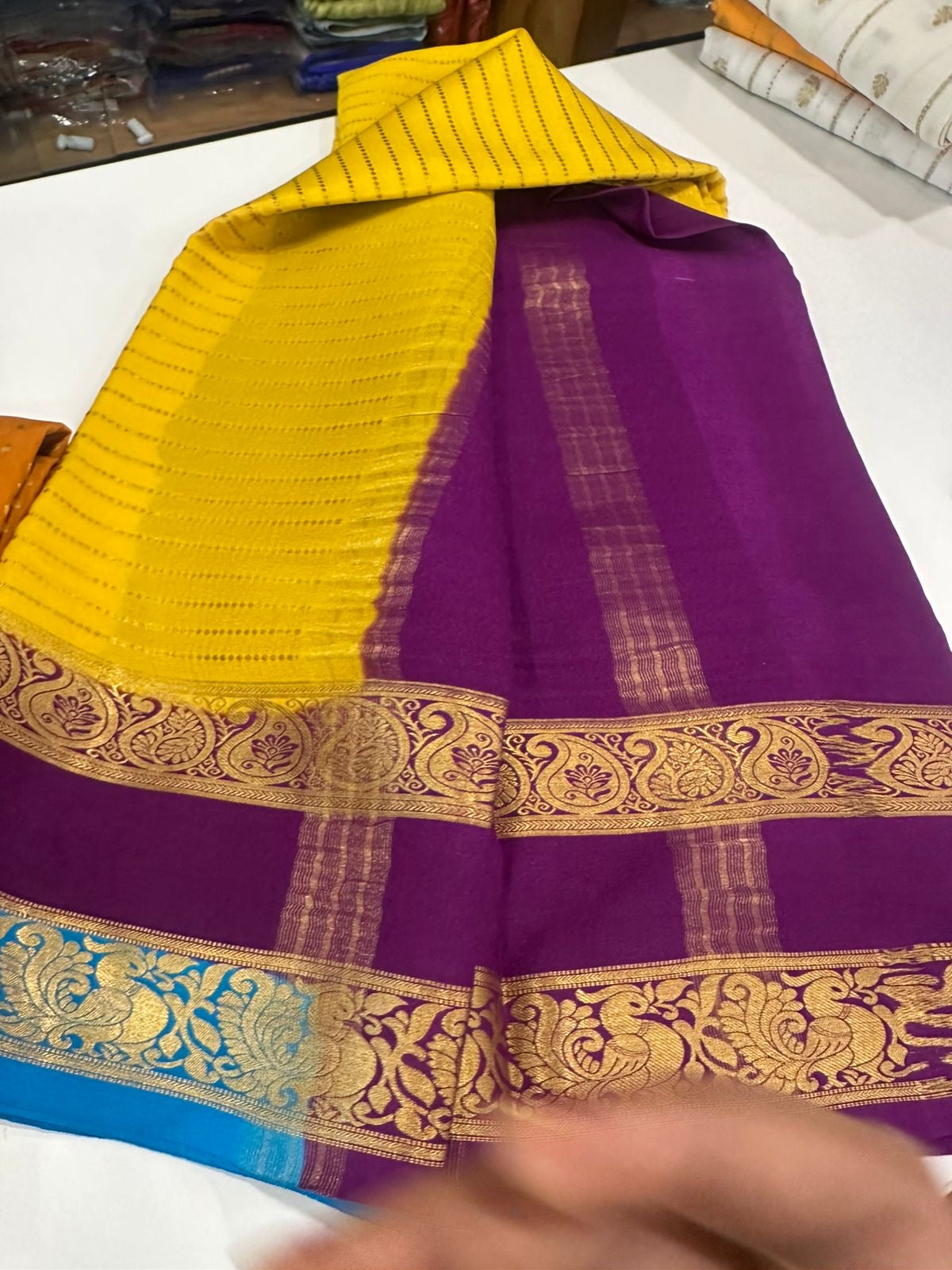 Traditional pattern with elegant border