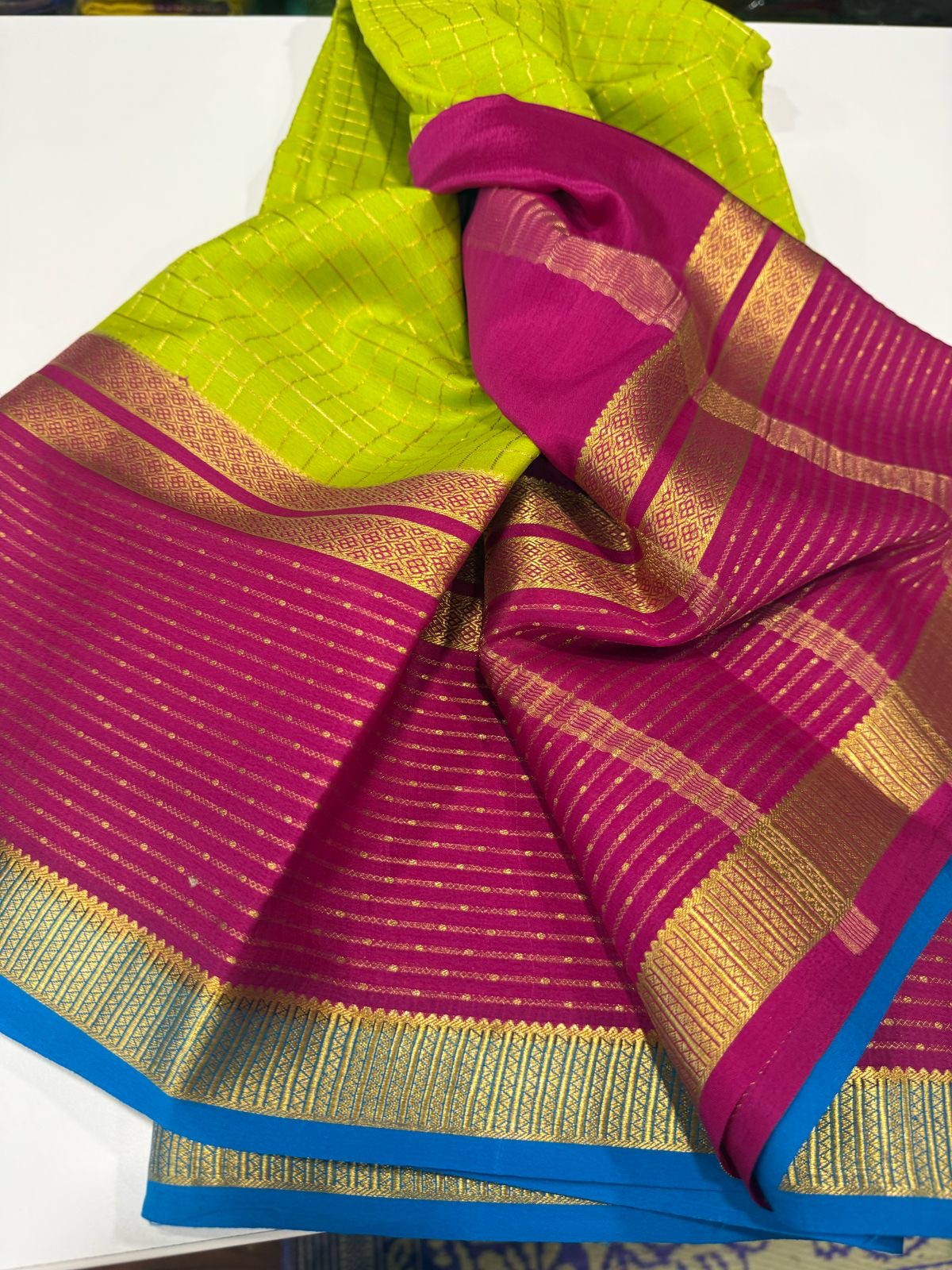 🧚🏻♀️ All exclusive checks pattern with motif n beautiful colour combinations🧚🏻♀️