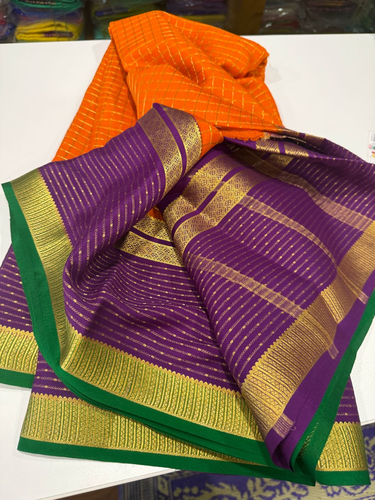 🧚🏻♀️ All exclusive checks pattern with motif n beautiful colour combinations🧚🏻♀️.