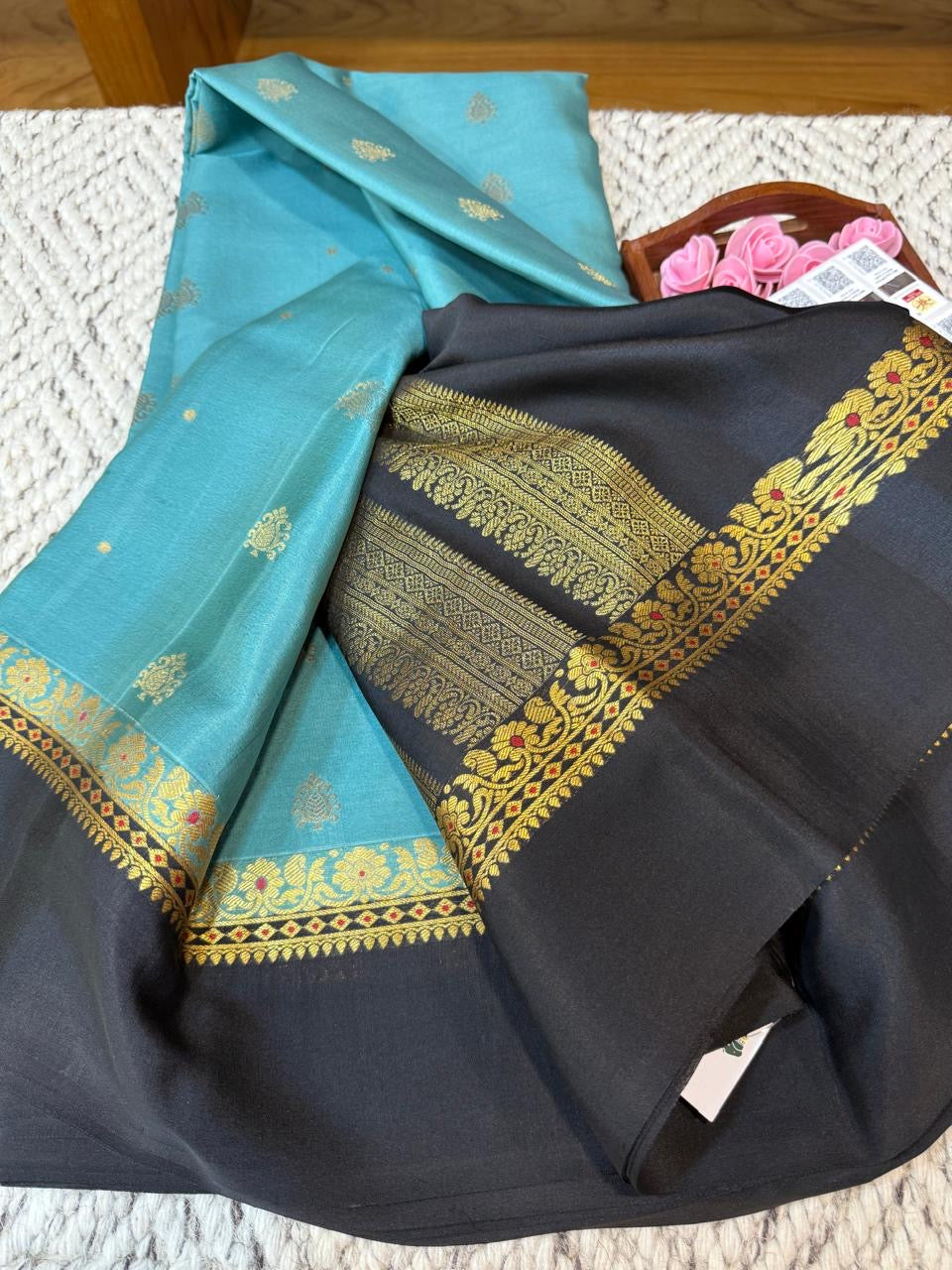 Mysore silk sarees Butta pattern