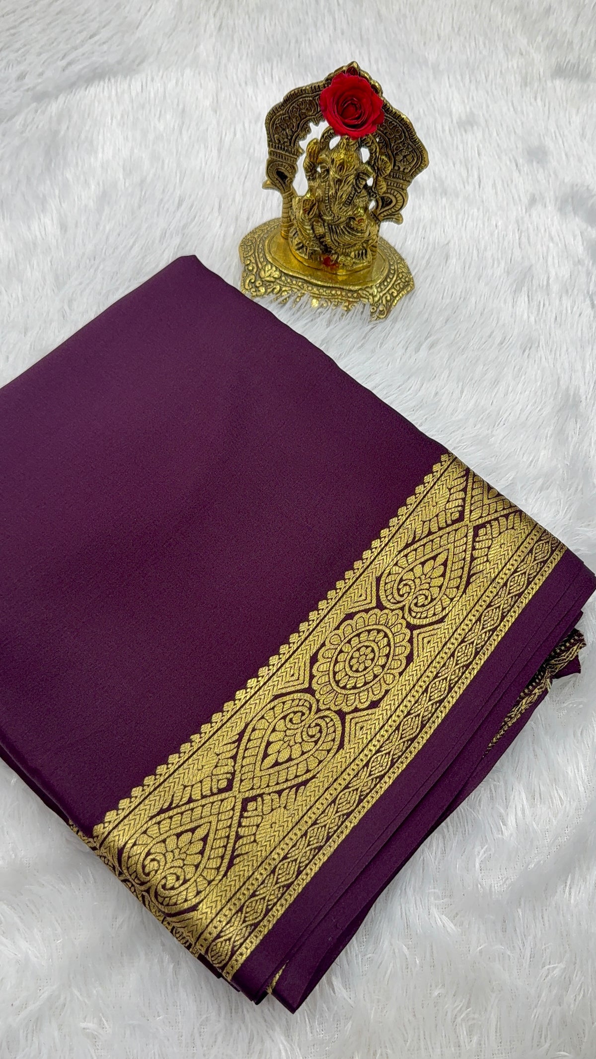 Traditional self border