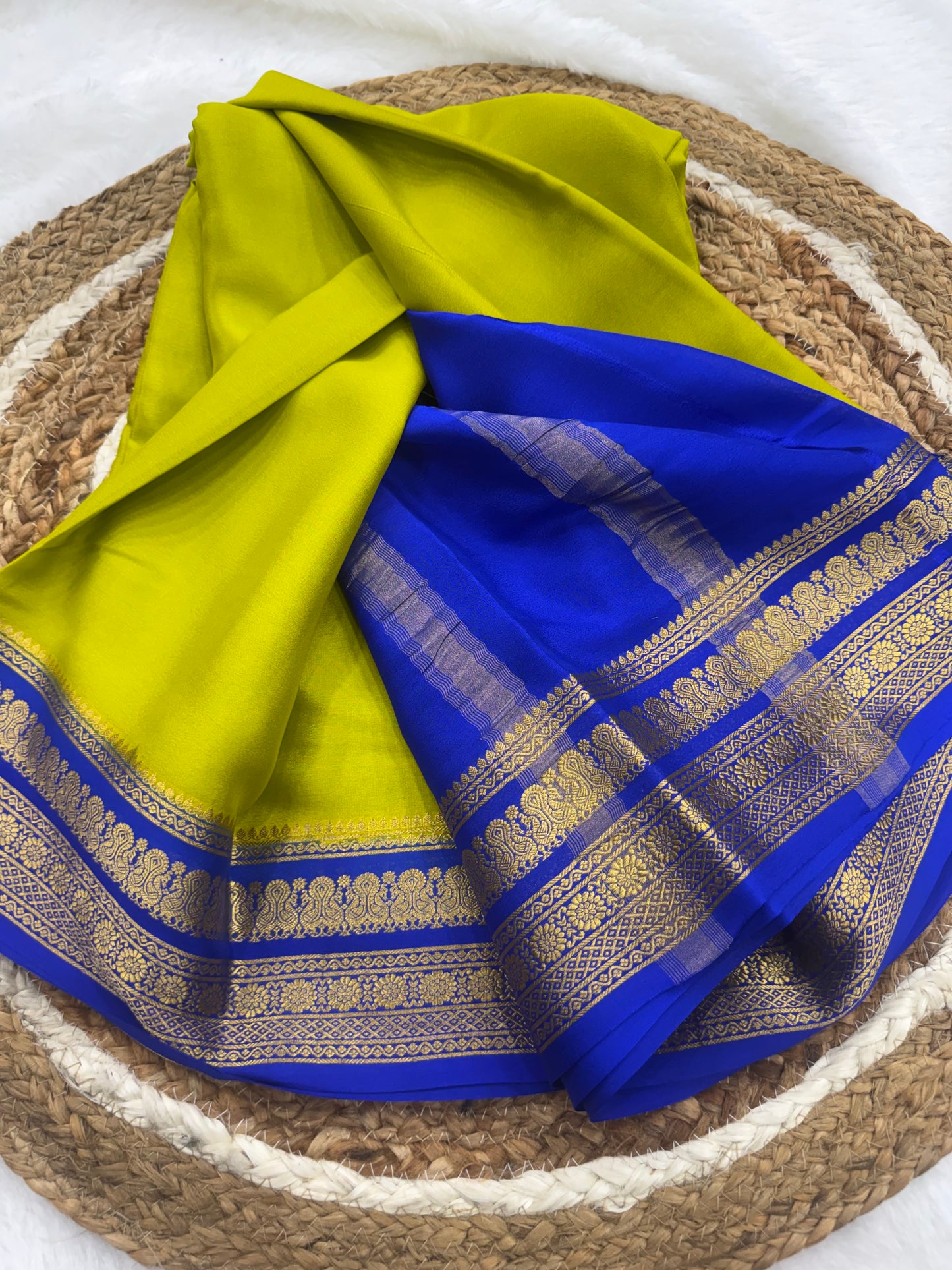 Contrast thick border