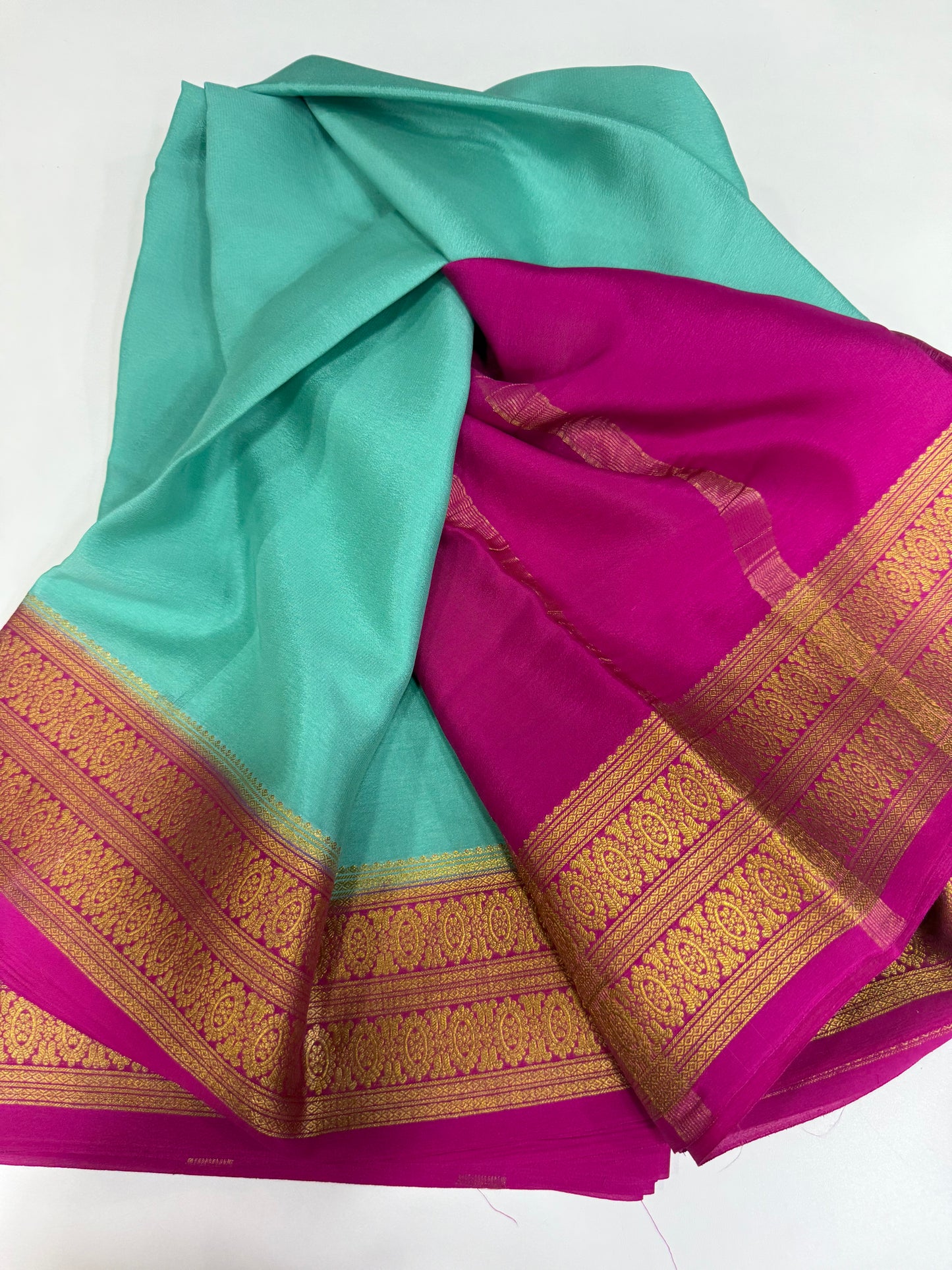 Thick border contrast sarees