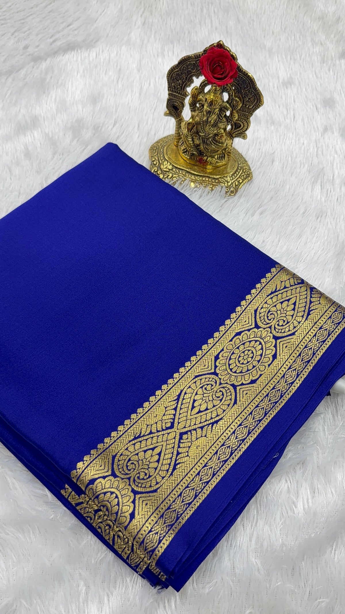 Traditional self border