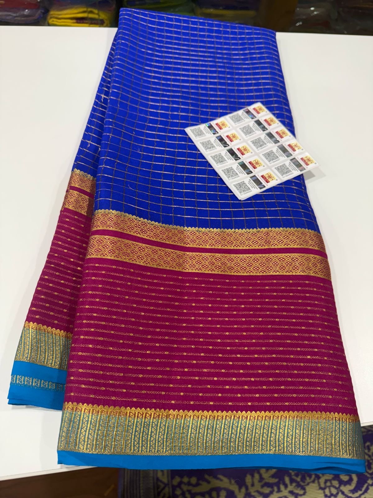 🧚🏻‍♀️ All exclusive checks pattern with motif n beautiful colour combinations🧚🏻‍♀️.