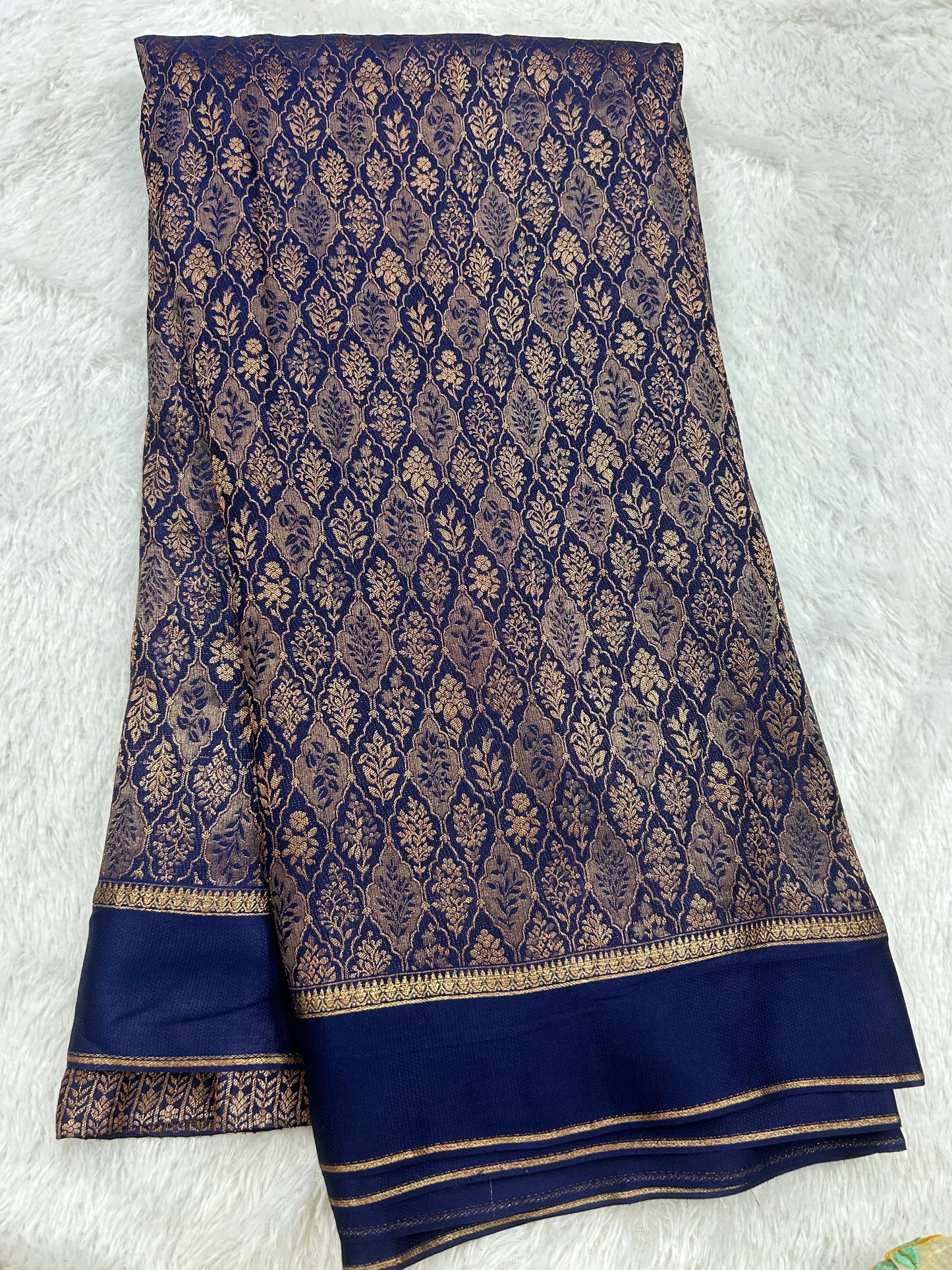 Plain bentex border