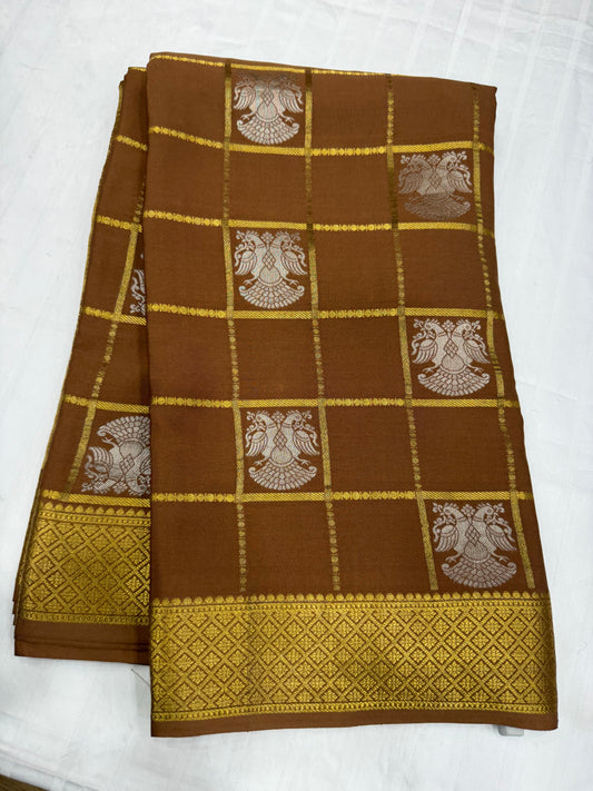 Gandaberunda checks motif