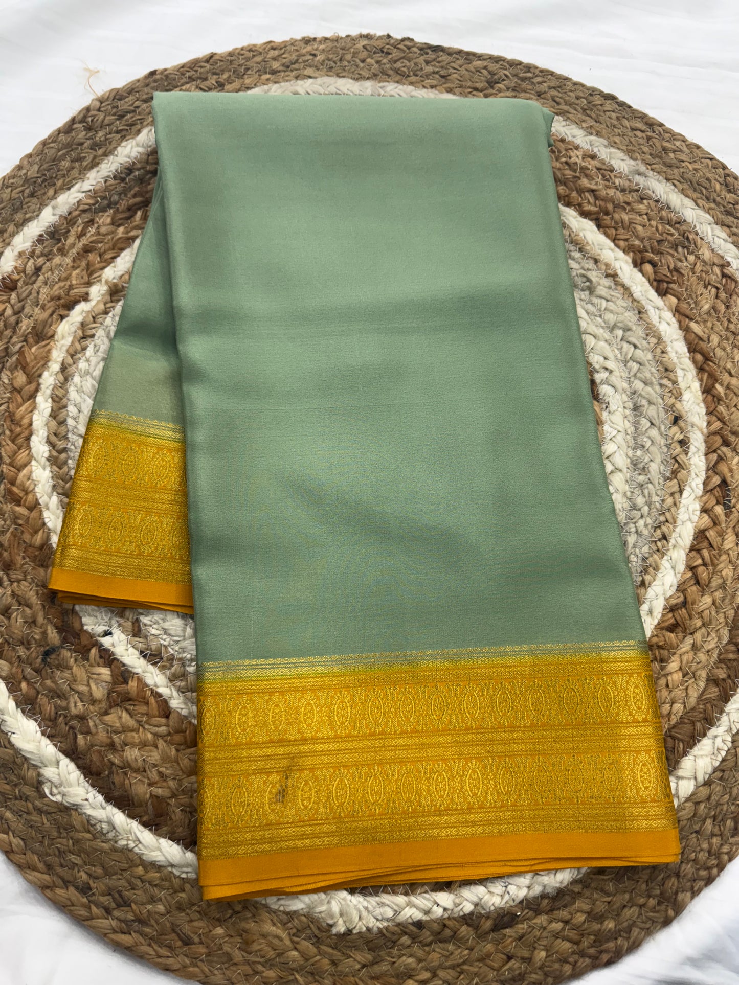 Contrast thick border