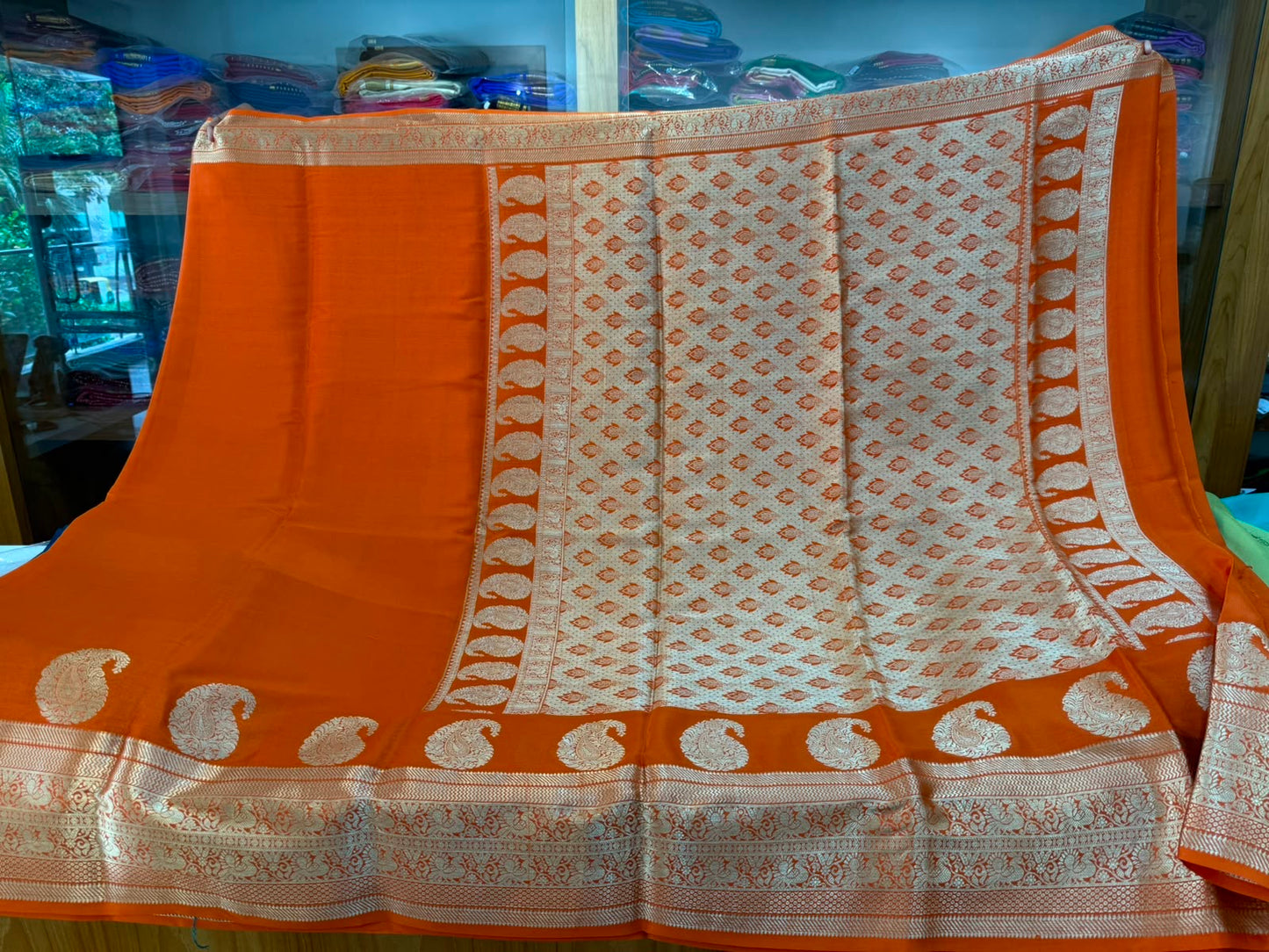 Mango motif peacock border with rich Pallu
