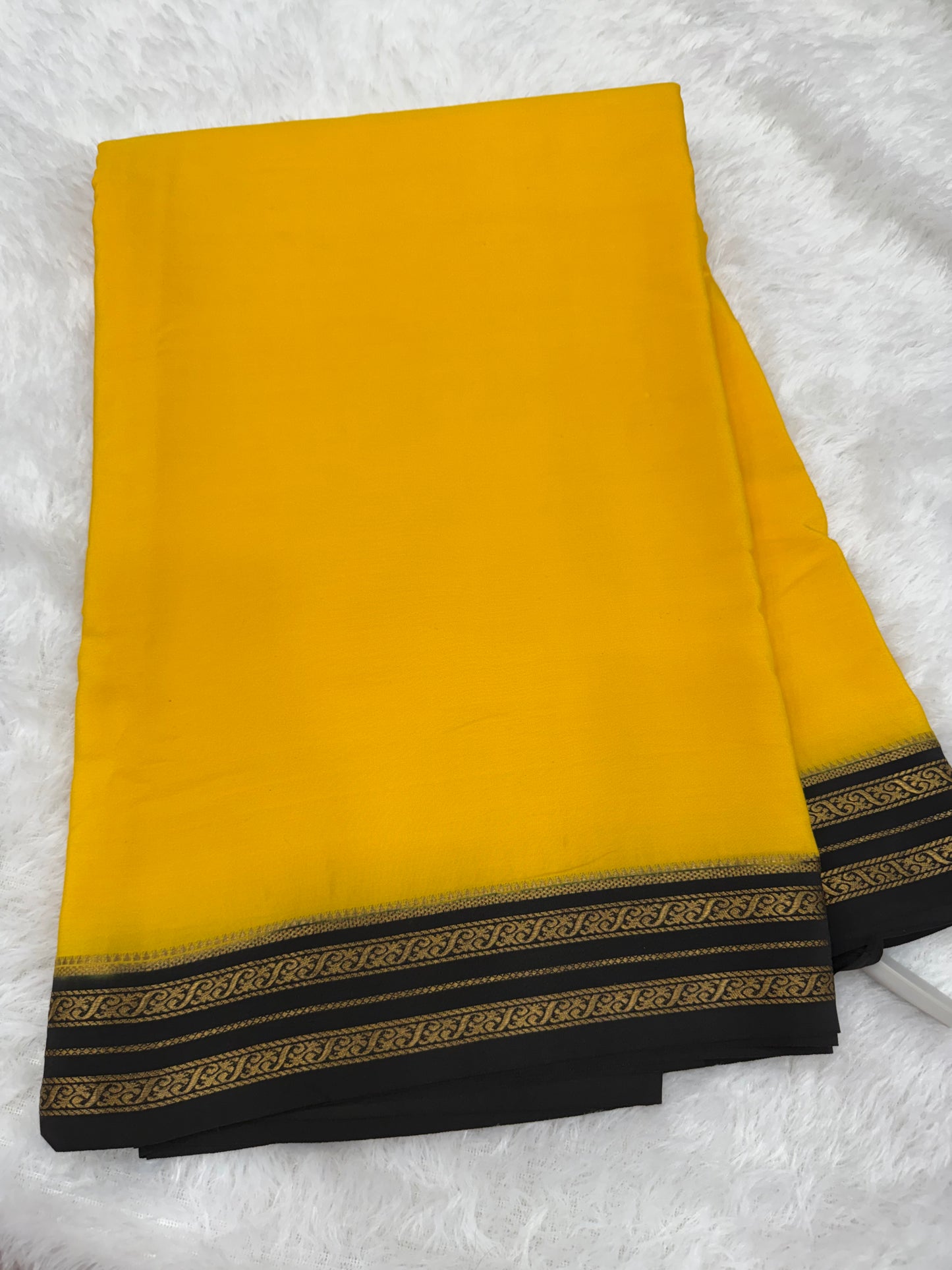 Pure zari contrast
