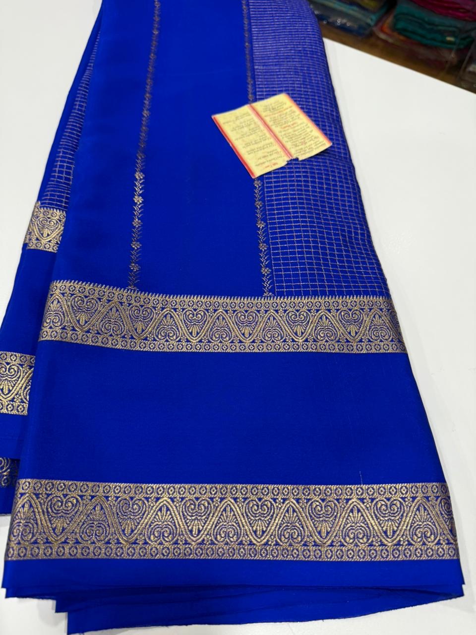 ❤️Exclusive border with motifs on the body