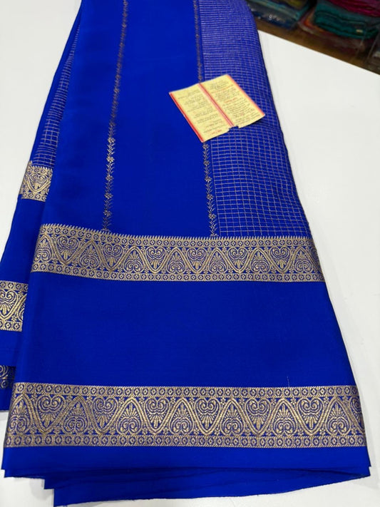 ❤️Exclusive border with motifs on the body