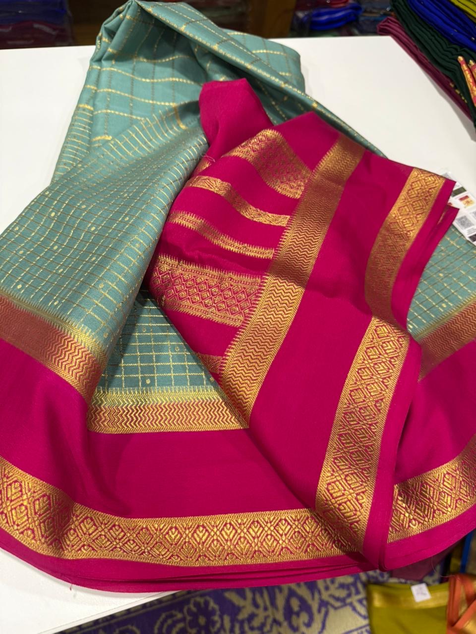 Checks pattern with rich Pallu