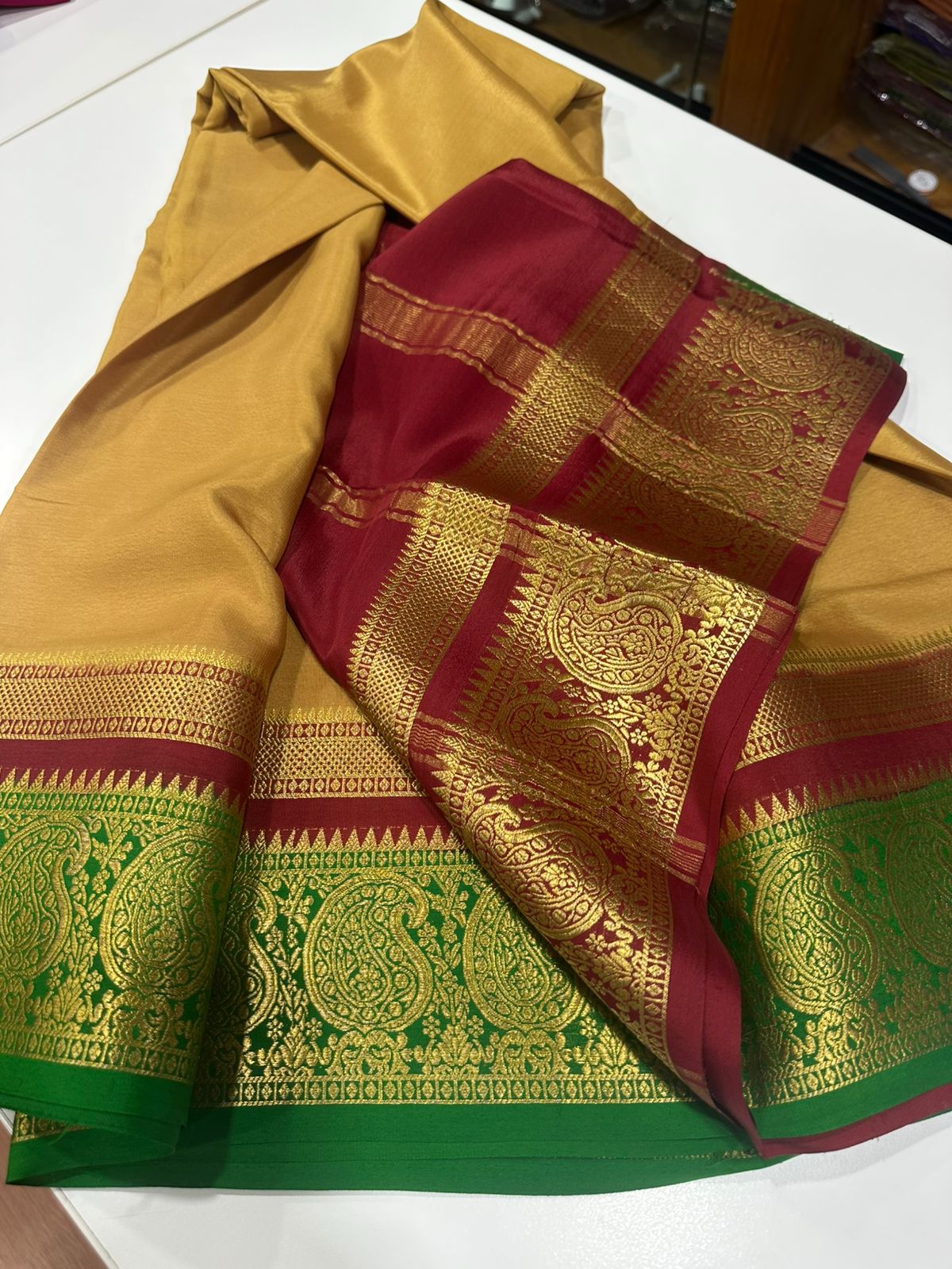 Exclusive pattern mysore silk sarees with elegant color