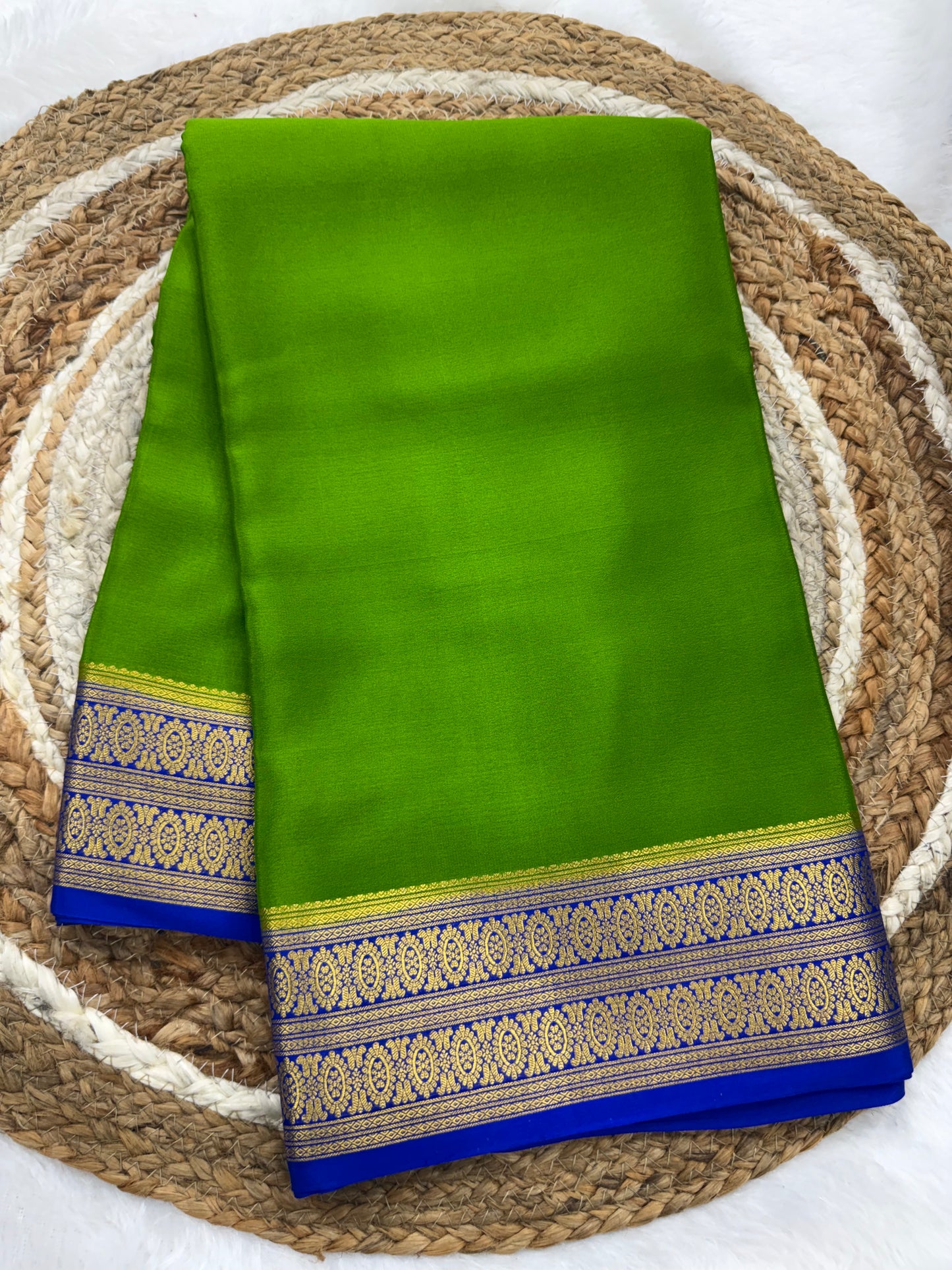Contrast thick border
