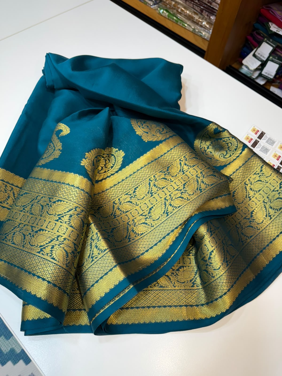 Mango motif peacock with rich Pallu