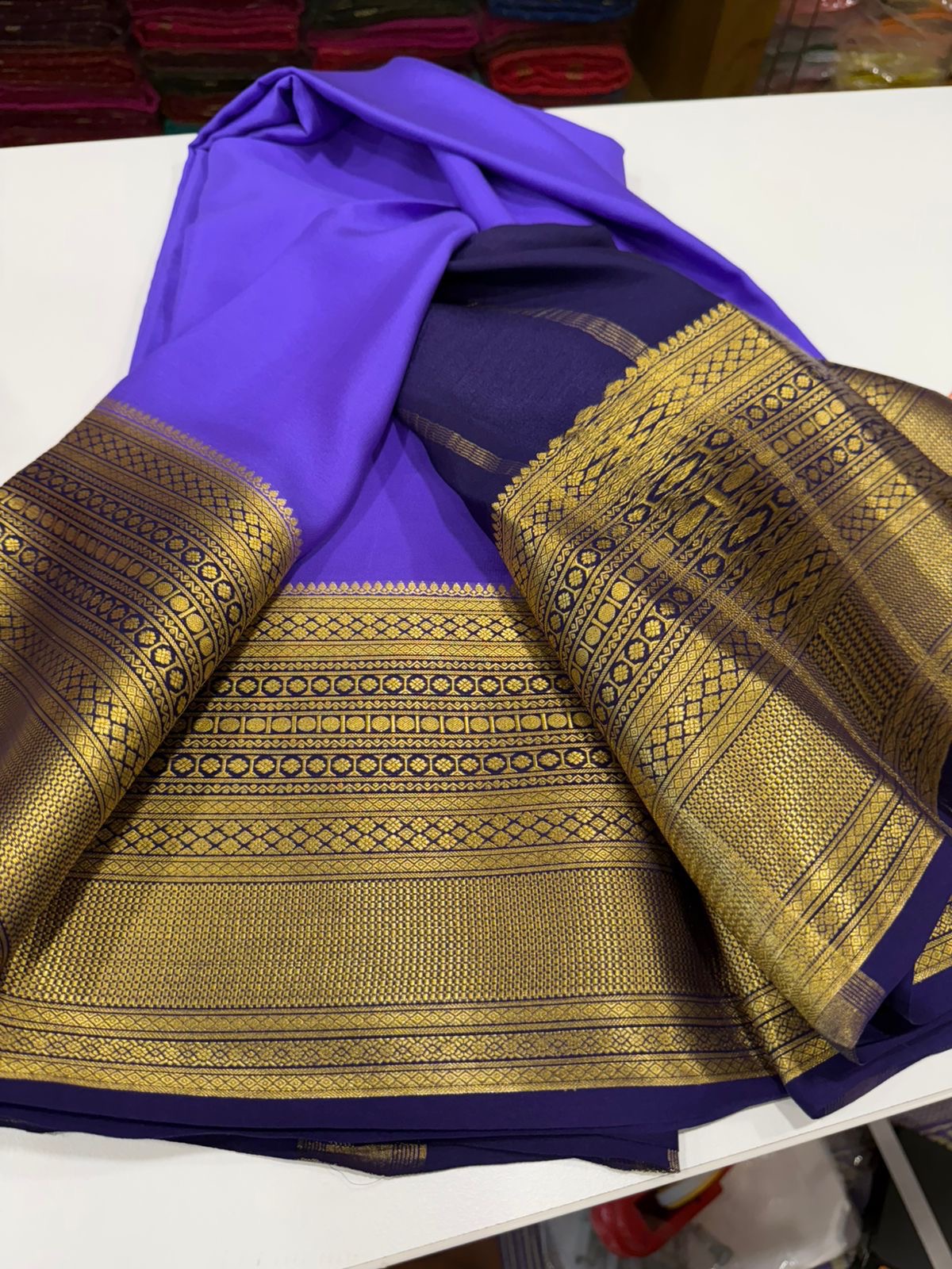 Traditional border with all exclusive pattern
