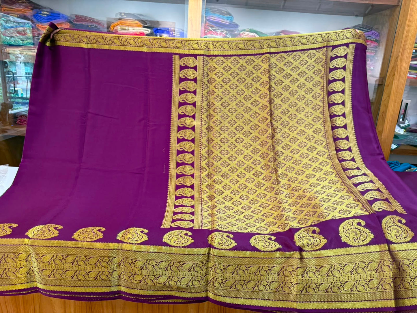 Mango motif peacock border wich rich Pallu