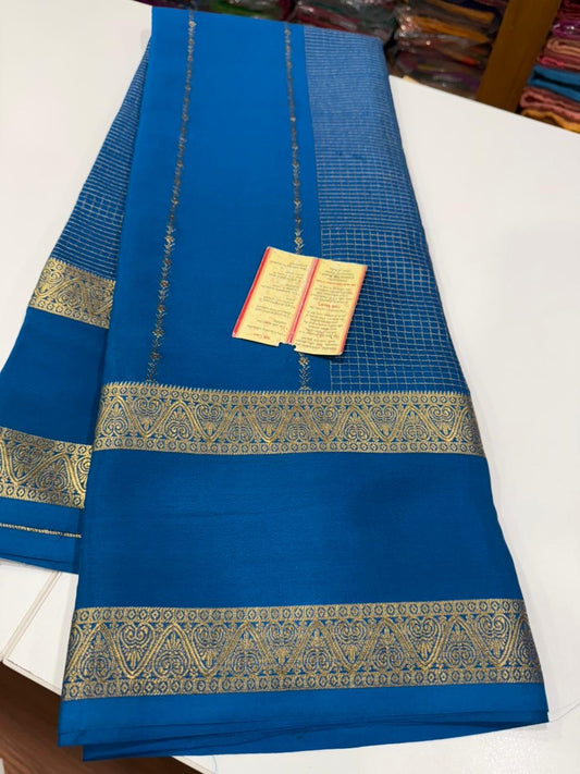 ❤️Exclusive border with motifs on the body