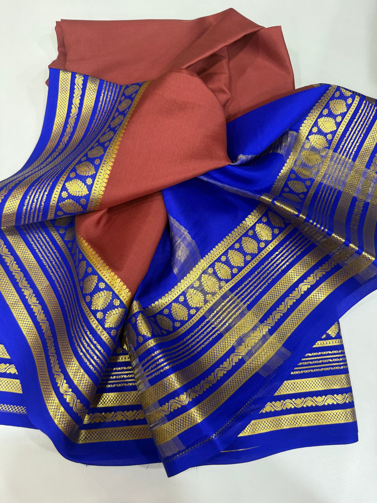 Thick border contrast sarees