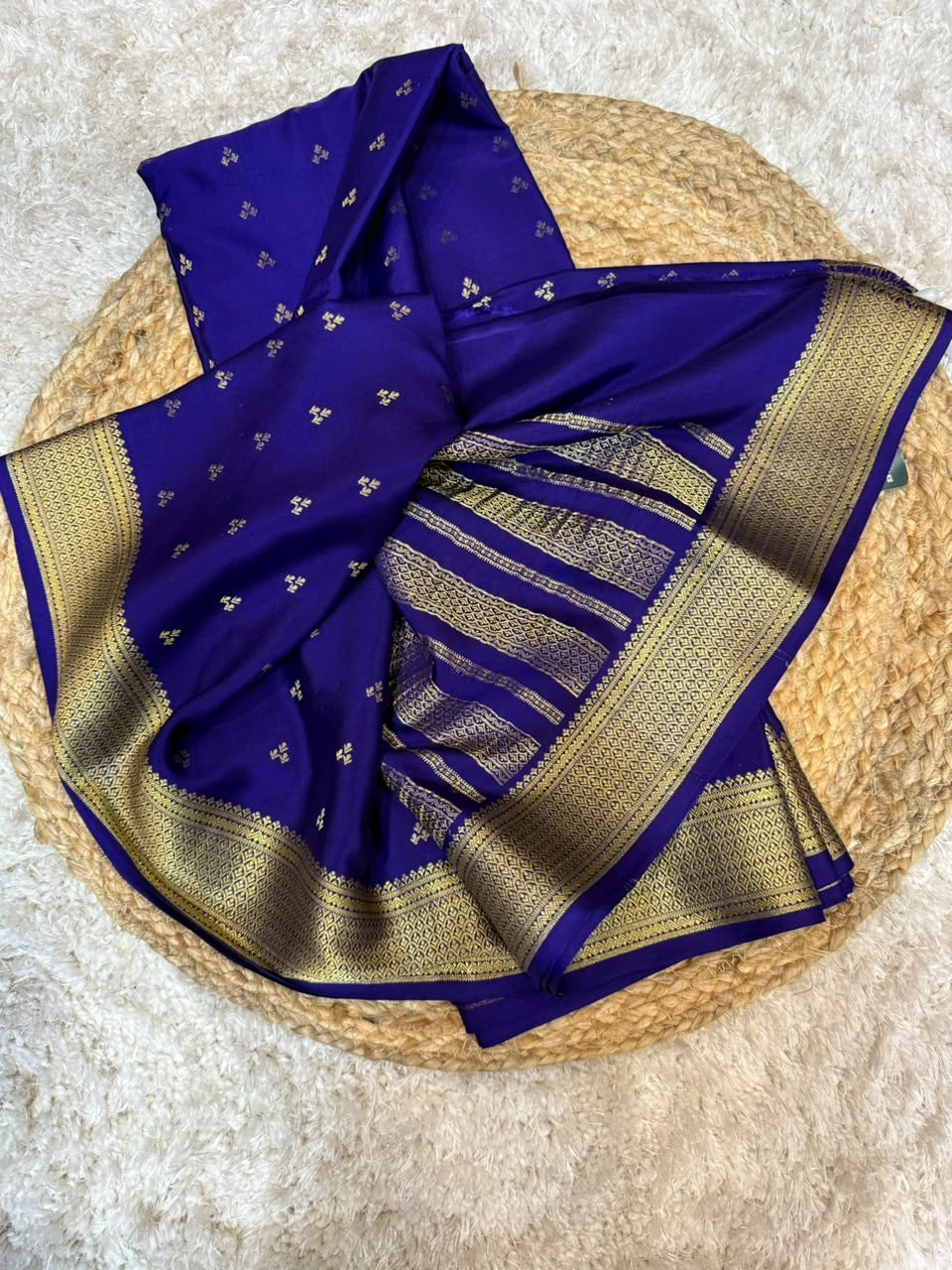 Mysore silk sarees Butta pattern