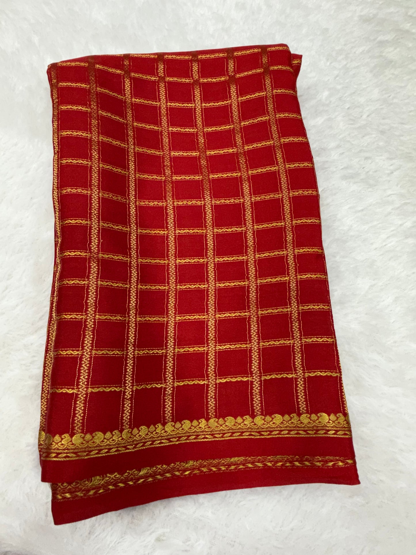 Self checks contrast pallu