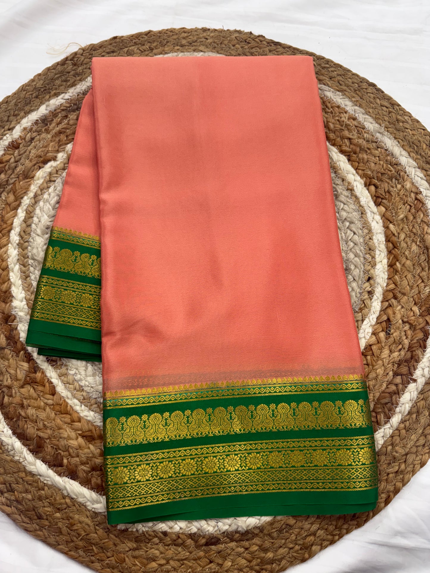Contrast thick border