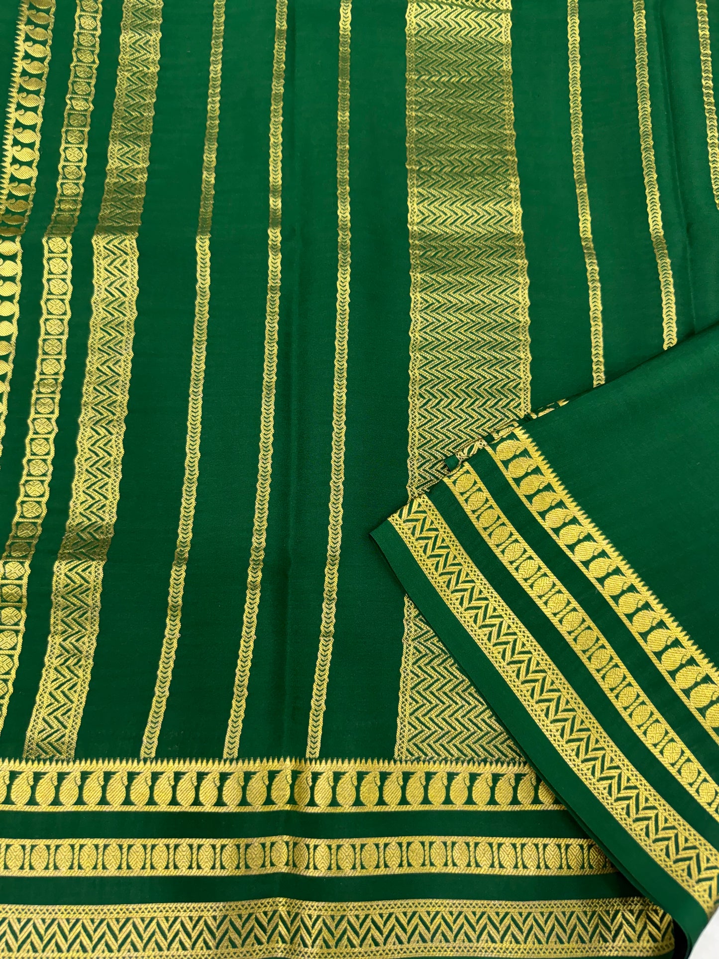 Thick border rich pallu saree
