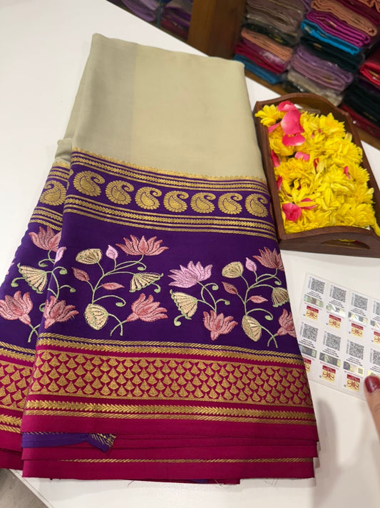❤️Embroidery  Mysore silk sarees  ❤️

❤️Traditional border with all  3D colors in embroidery pattern sarees ❤️