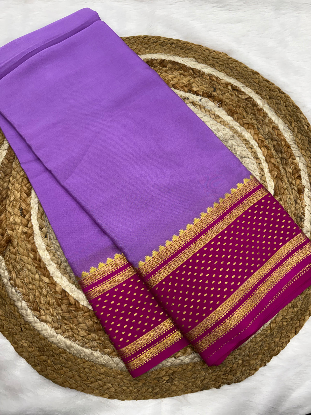 Contrast border